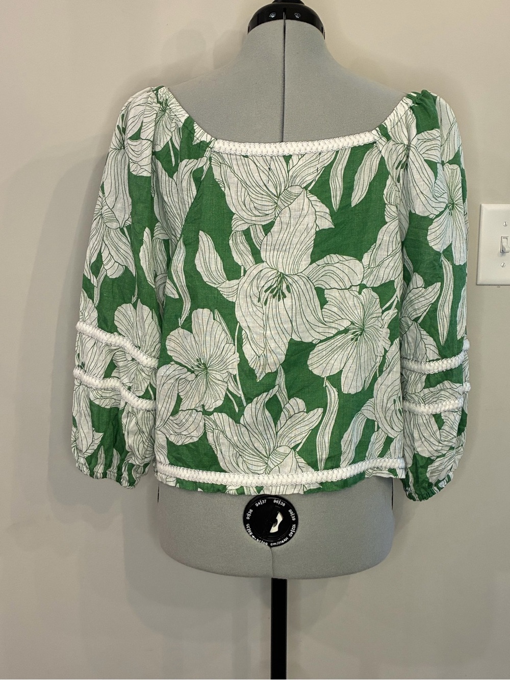 Tahari Green and White Floral Peasant Tunic - Picture 4 of 8
